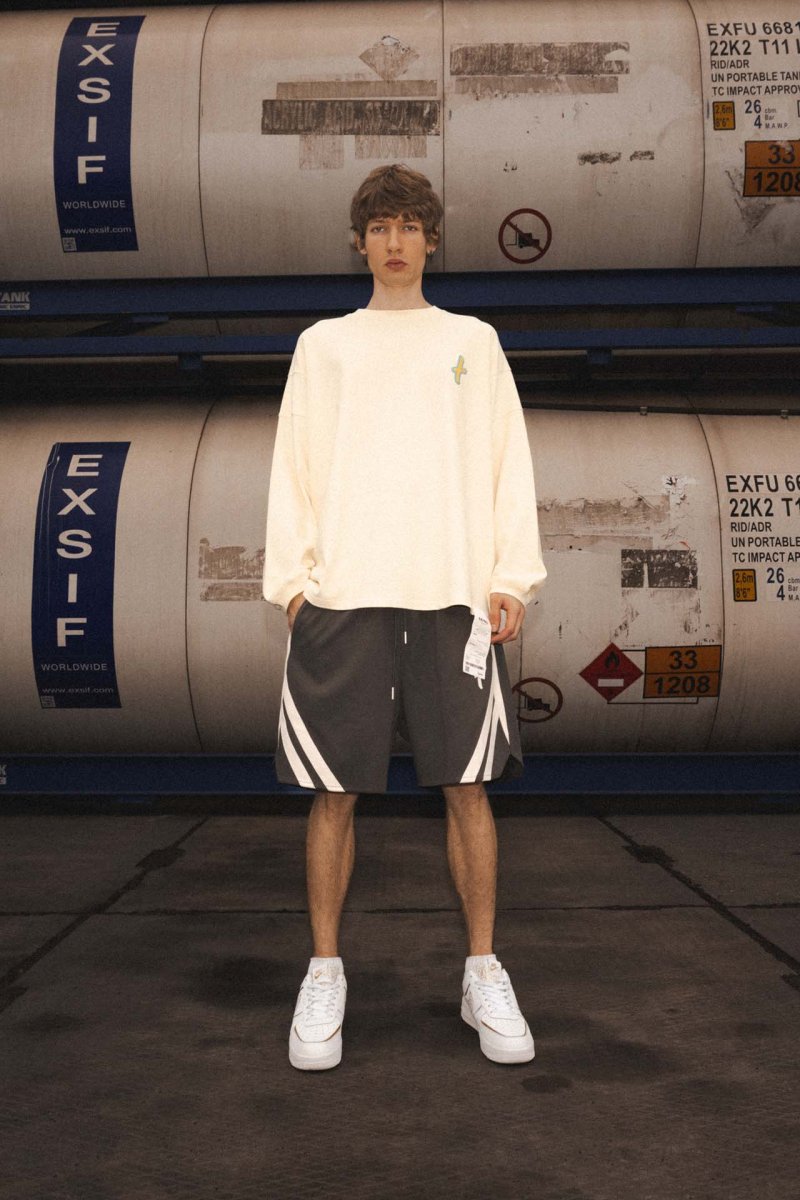 TYPES "LEMON" LONGSLEEVE