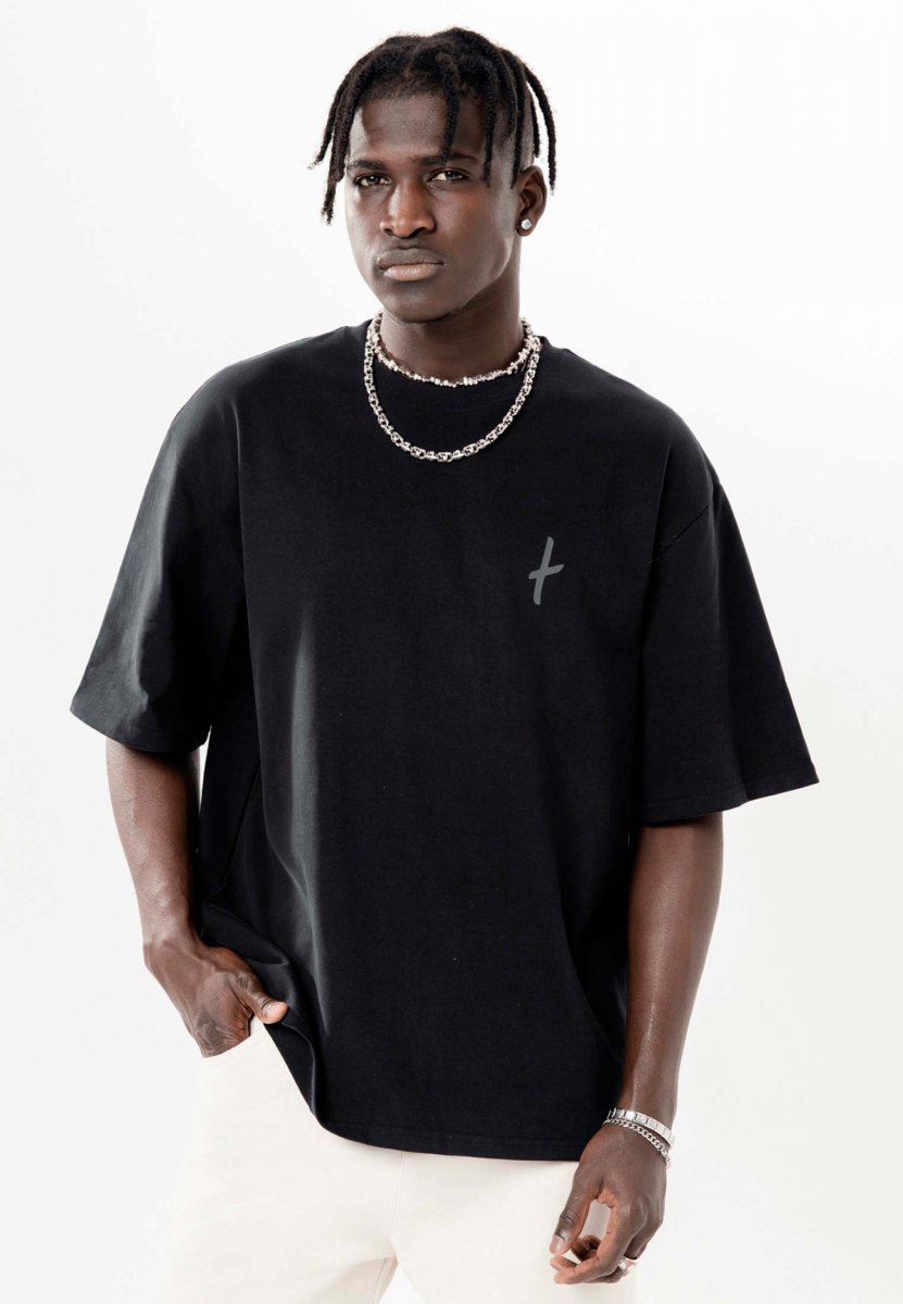 TYPES "BLACK" T-SHIRT